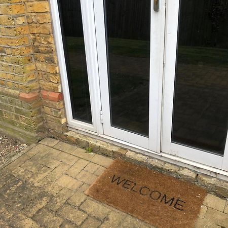 פינצ'לי Spacious King Room With Private Entrance - Near Emirates And Camden And King'S Cross - 5 Min To Tube מראה חיצוני תמונה